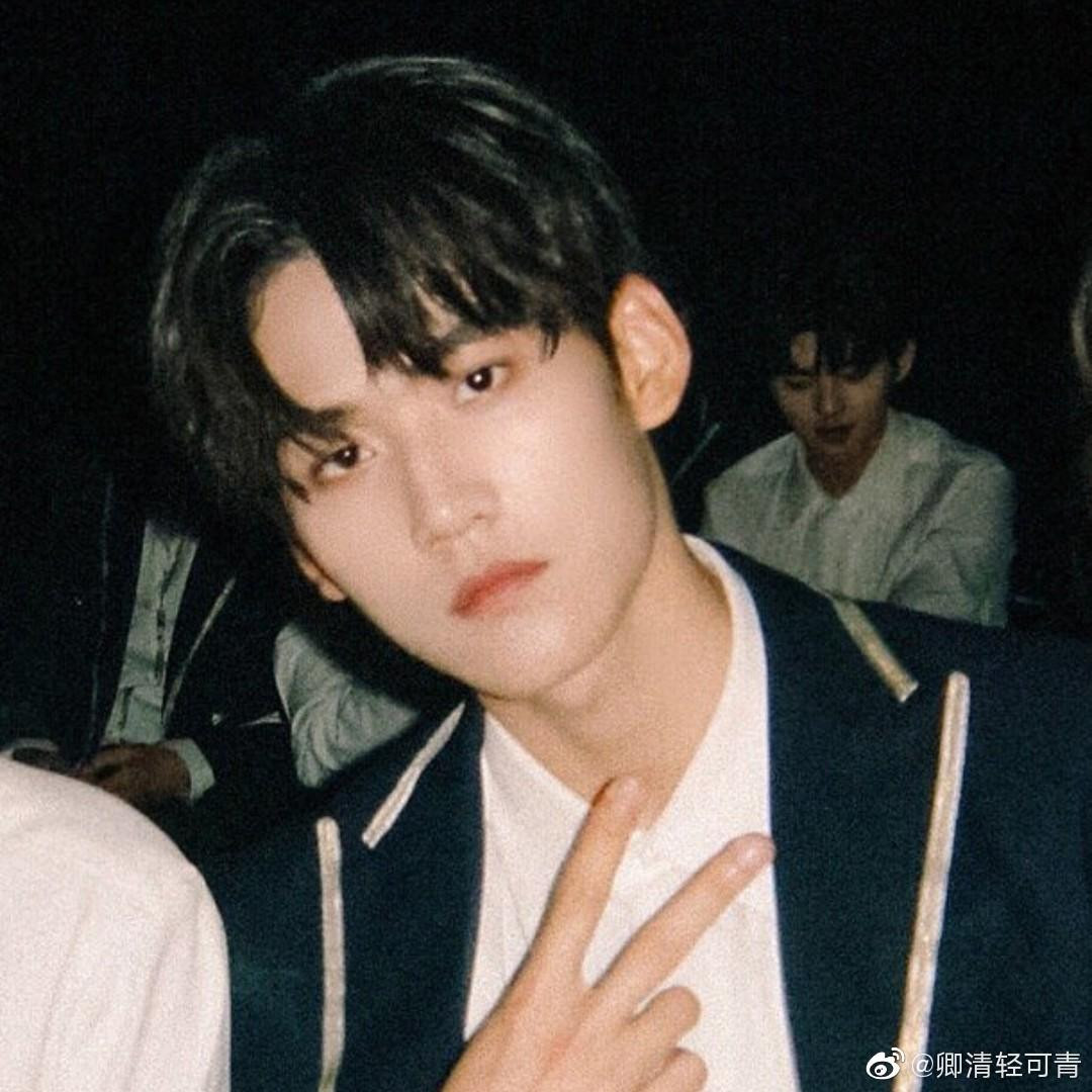 Dù là trong hoàn cảnh nào cũng không thể dìm được nhan sắc của Châu Kha Vũ. Dù là trong hoàn cảnh nào cũng không thể dìm được nhan sắc của Châu Kha Vũ.