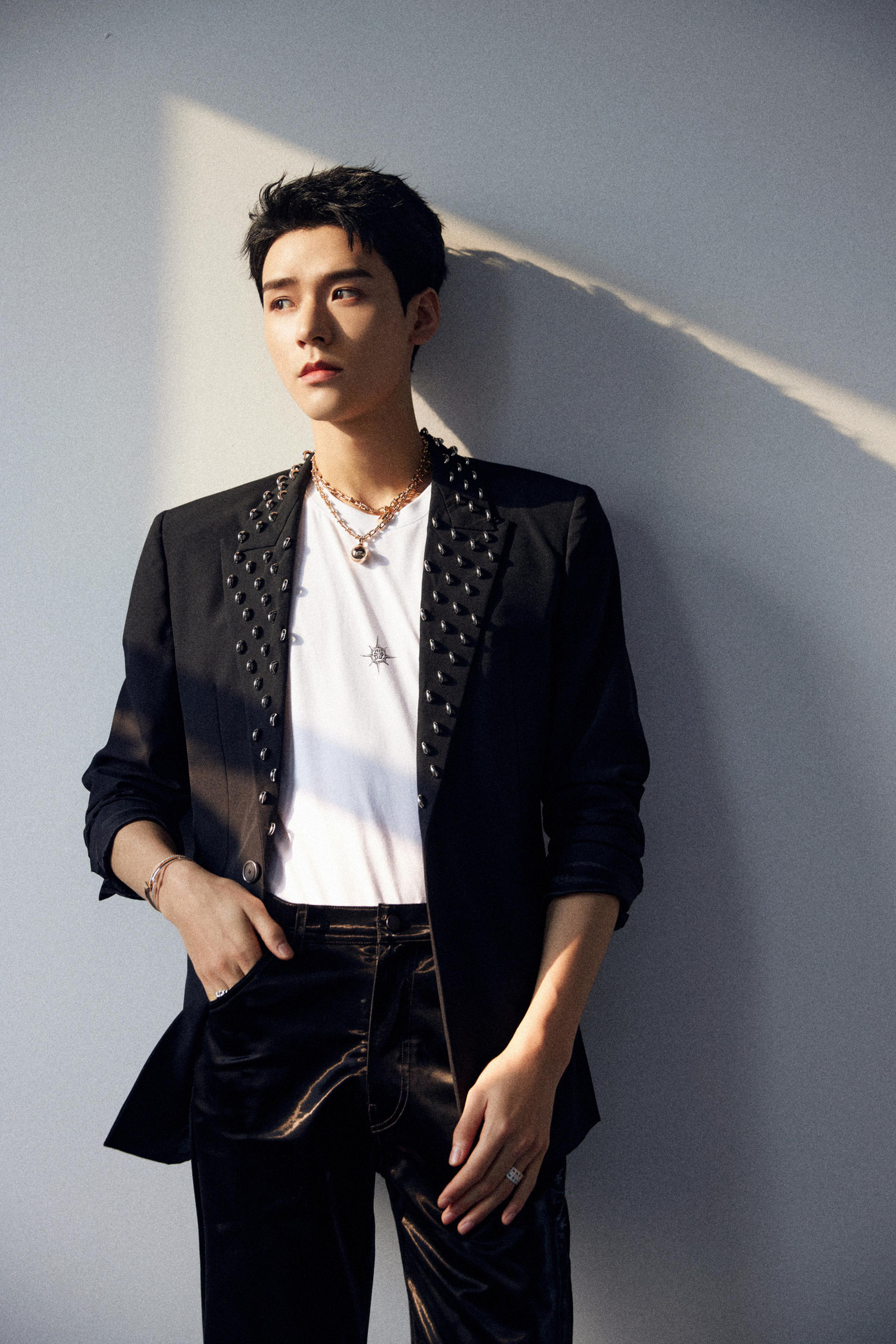 Anh từng trả lời nếu tham gia nhóm nhạc sẽ là rapper.