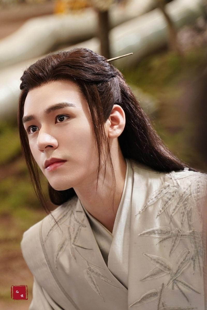 Cung Tuấn đang là một trong những sao nam được săn đón nhất hiện nay.