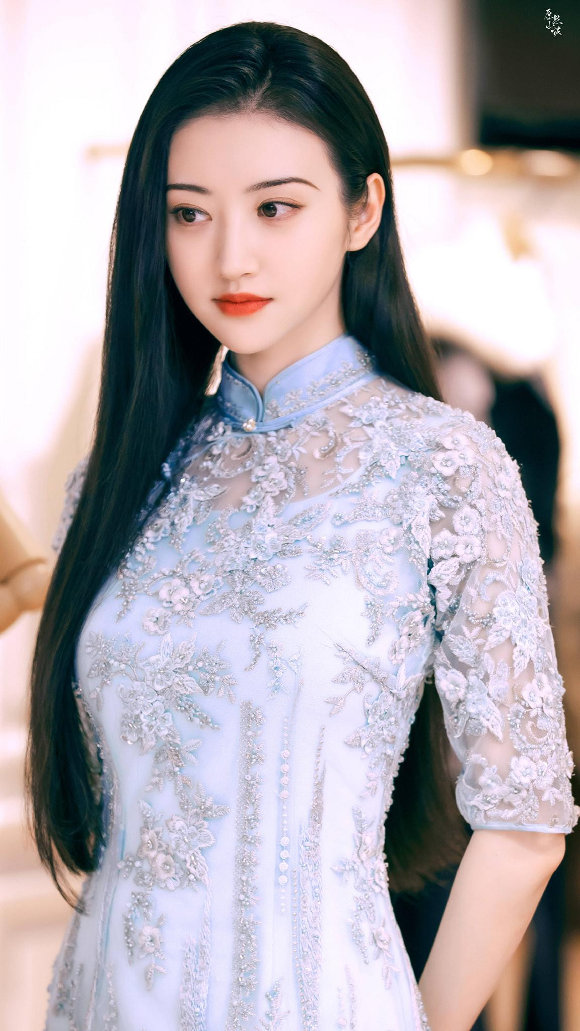 Cảnh Điềm siêu xinh đẹp trong vai Tư Đằng.