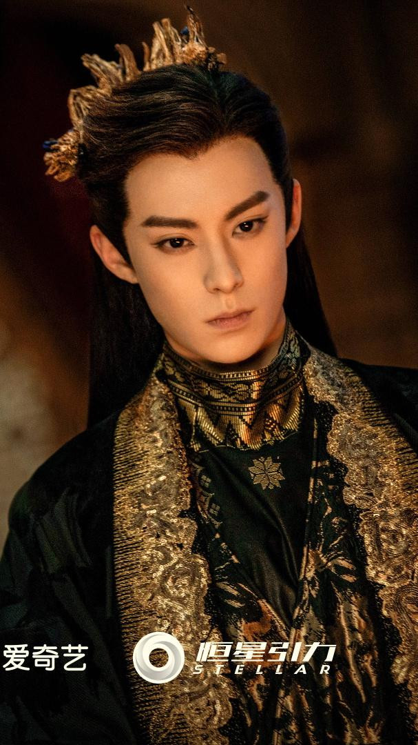 Ma tôn lạnh lùng trong truyền thuyết. Ma tôn lạnh lùng trong truyền thuyết.