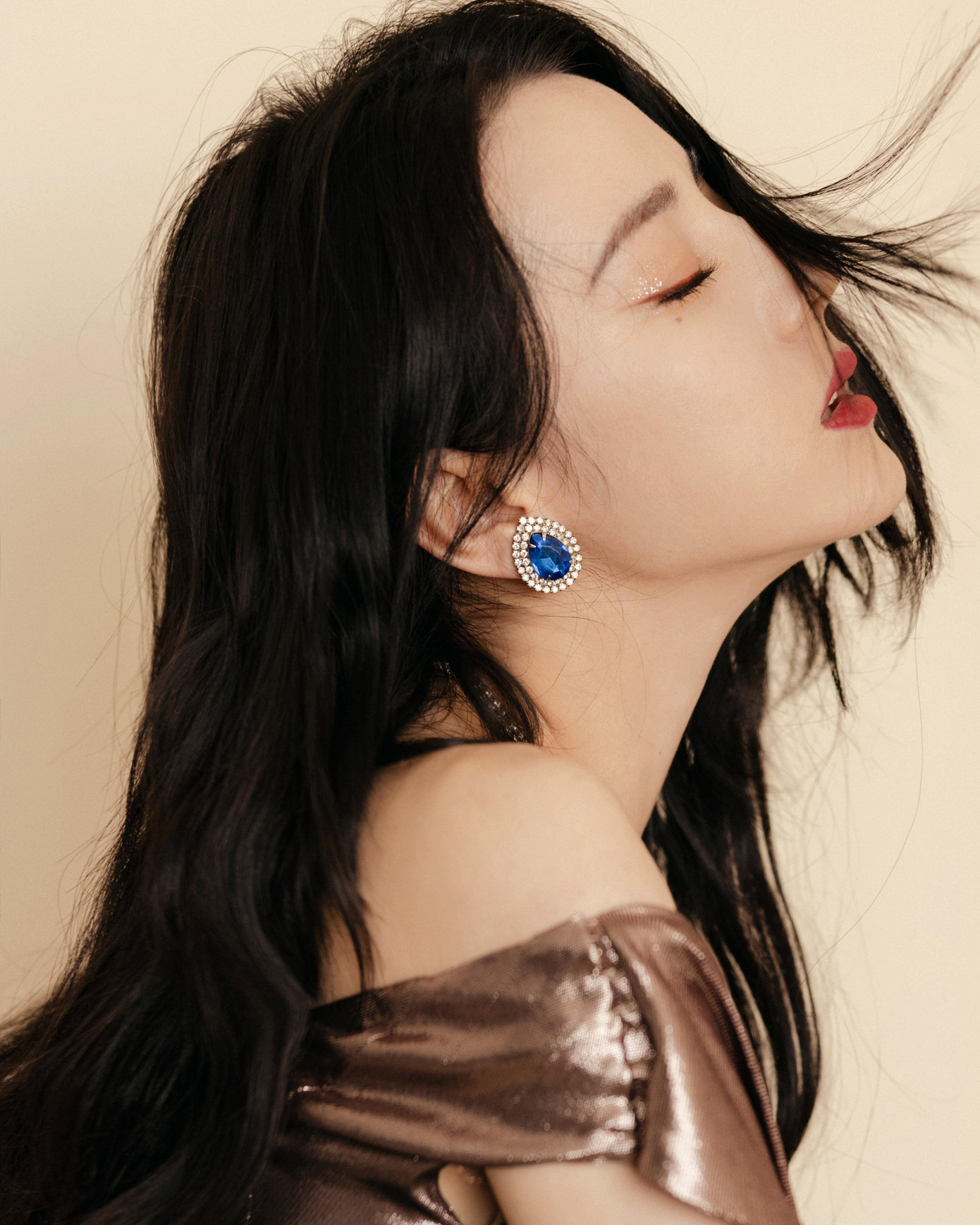 Người đẹp có dự án cổ trang đóng cặp cùng Cung Tuấn. Người đẹp có dự án cổ trang đóng cặp cùng Cung Tuấn.