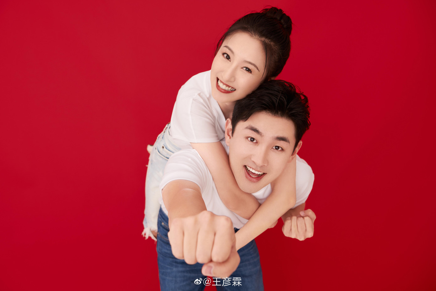 Hai người là bạn từ thời học đại học.