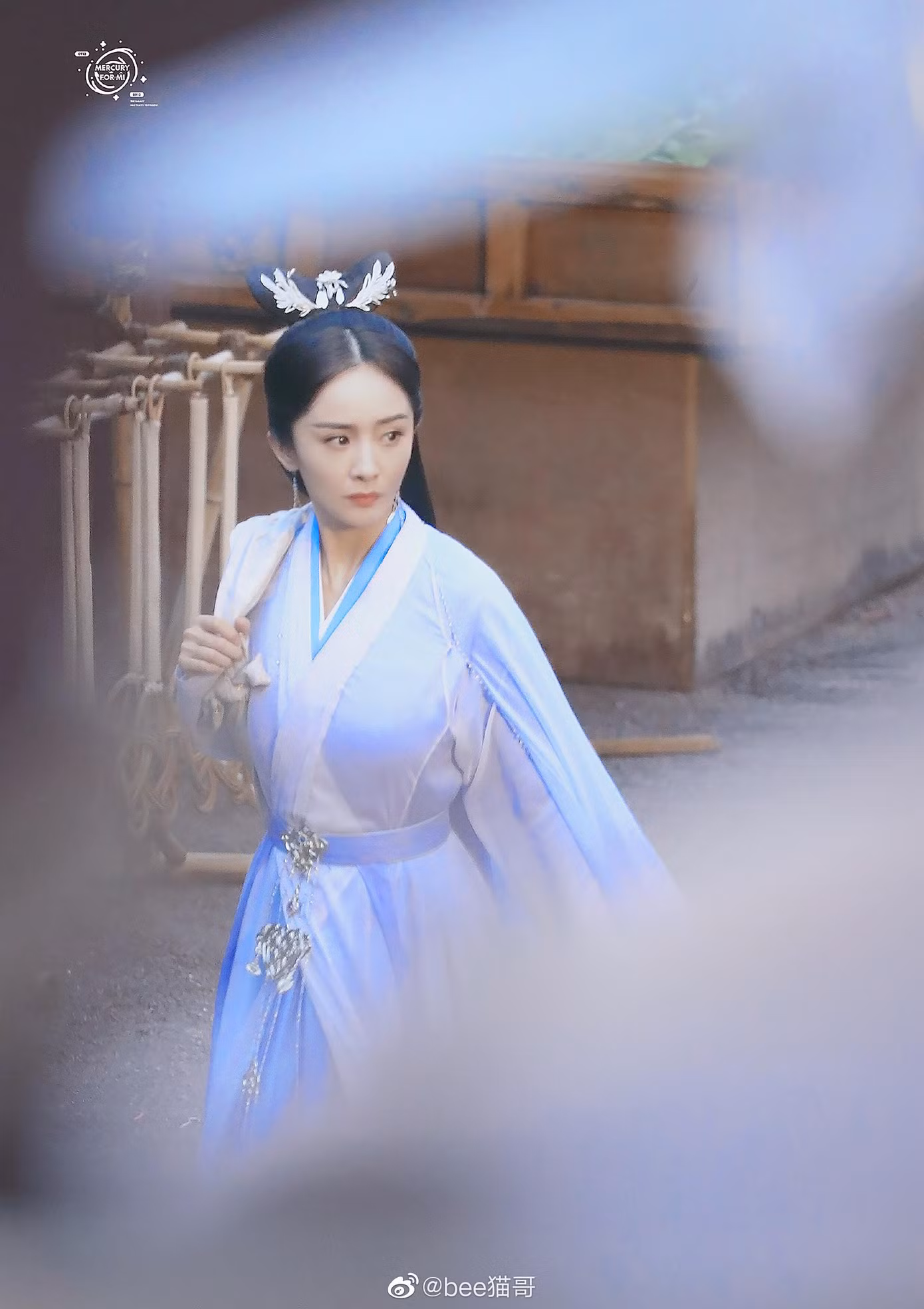 Dương Mịch lại bị lộ tạo hình ở phim mới.