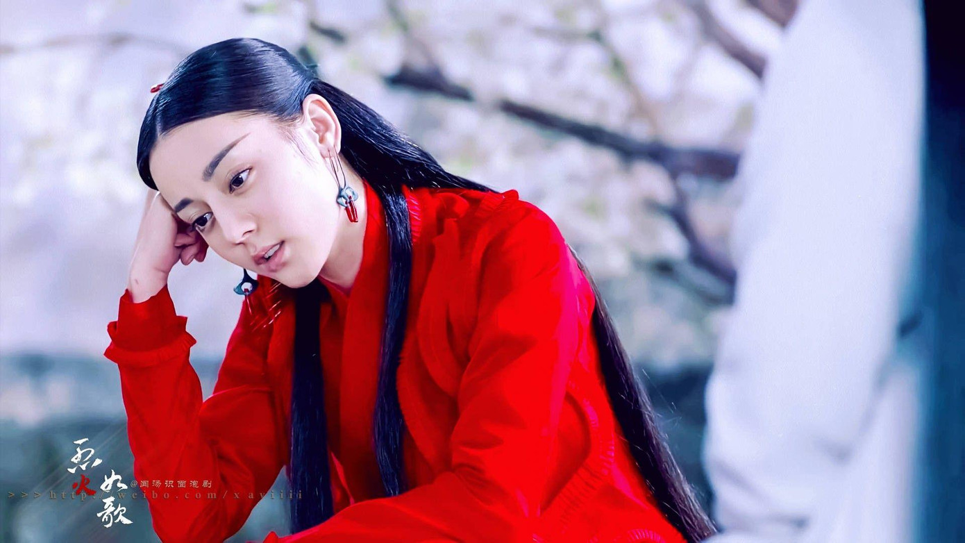 Bởi vì gương mặt mang vẻ đẹp lai mà Nhiệt Ba rất kén tạo hình cổ trang. Bởi vì gương mặt mang vẻ đẹp lai mà Nhiệt Ba rất kén tạo hình cổ trang.