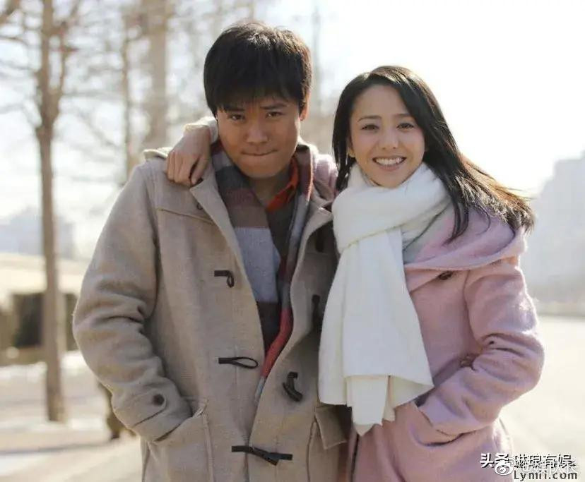 Cuộc hôn nhân của cả hai nhiều lần vướng tin đồn rạn nứt. Cuộc hôn nhân của cả hai nhiều lần vướng tin đồn rạn nứt.