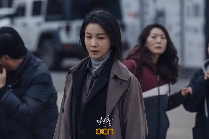 "Dark Hole" đánh dấu sự trở lại của nữ diễn vien Kim Ok Bin.