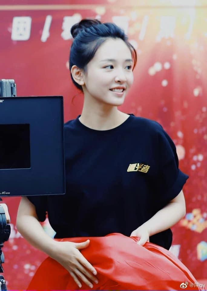 Đây cũng là tác phẩm đánh dấu sự trở lại của Ngô Thiến sau thời gian nghỉ ngơi sinh con. Đây cũng là tác phẩm đánh dấu sự trở lại của Ngô Thiến sau thời gian nghỉ ngơi sinh con.