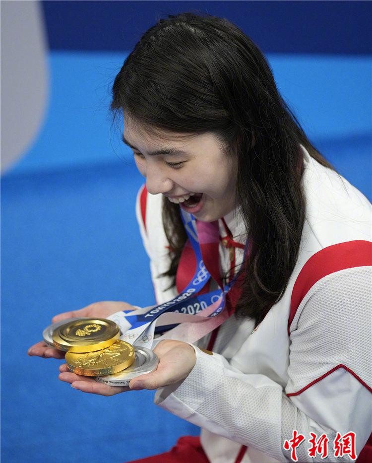 Cô fangirl siêu chất của Quách Kỳ Lân.