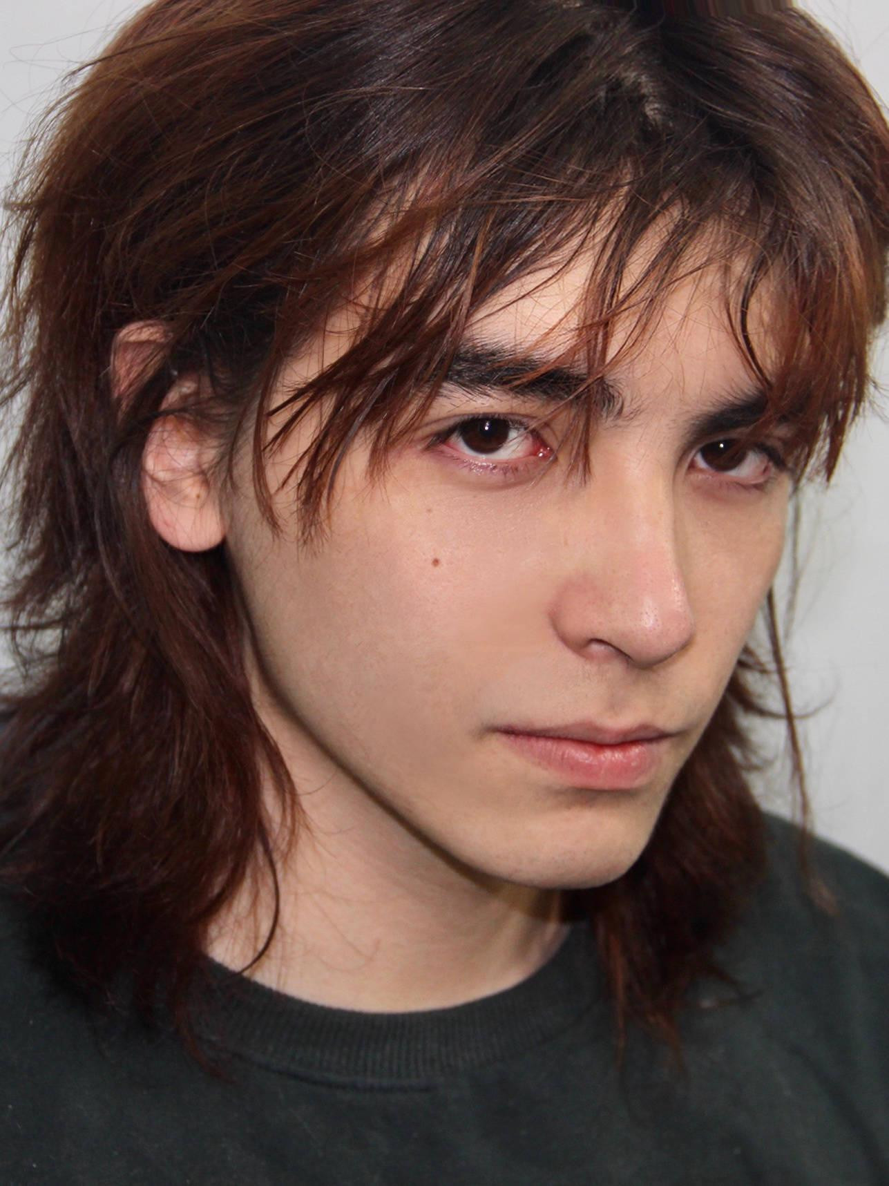 Hiện anh đang làm việc cho công ty hàng đầu Trung Quốc.