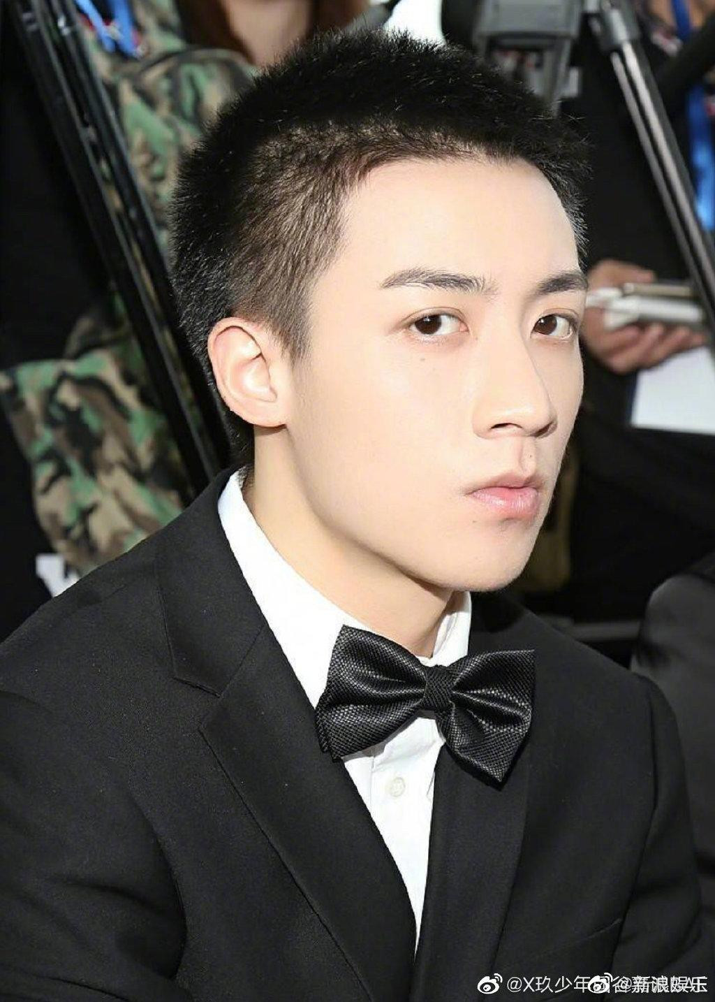 Trước đây khi lộ chuyện hẹn hò Cốc Gia Thành lại đăng bài chia tay. Trước đây khi lộ chuyện hẹn hò Cốc Gia Thành lại đăng bài chia tay.