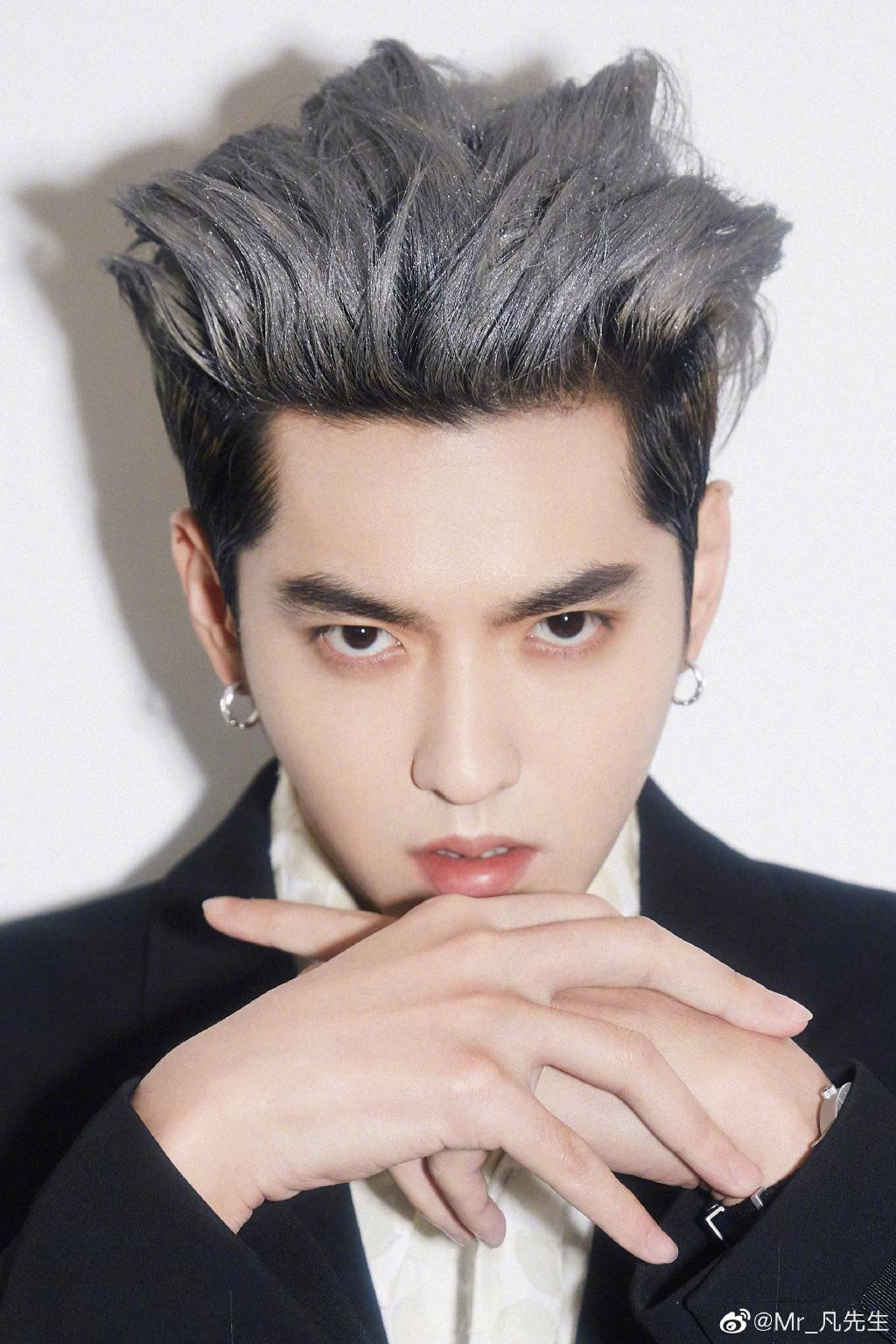 Ngô Diệc Phàm thường dùng một chiêu thức là chuốc say đối tượng.