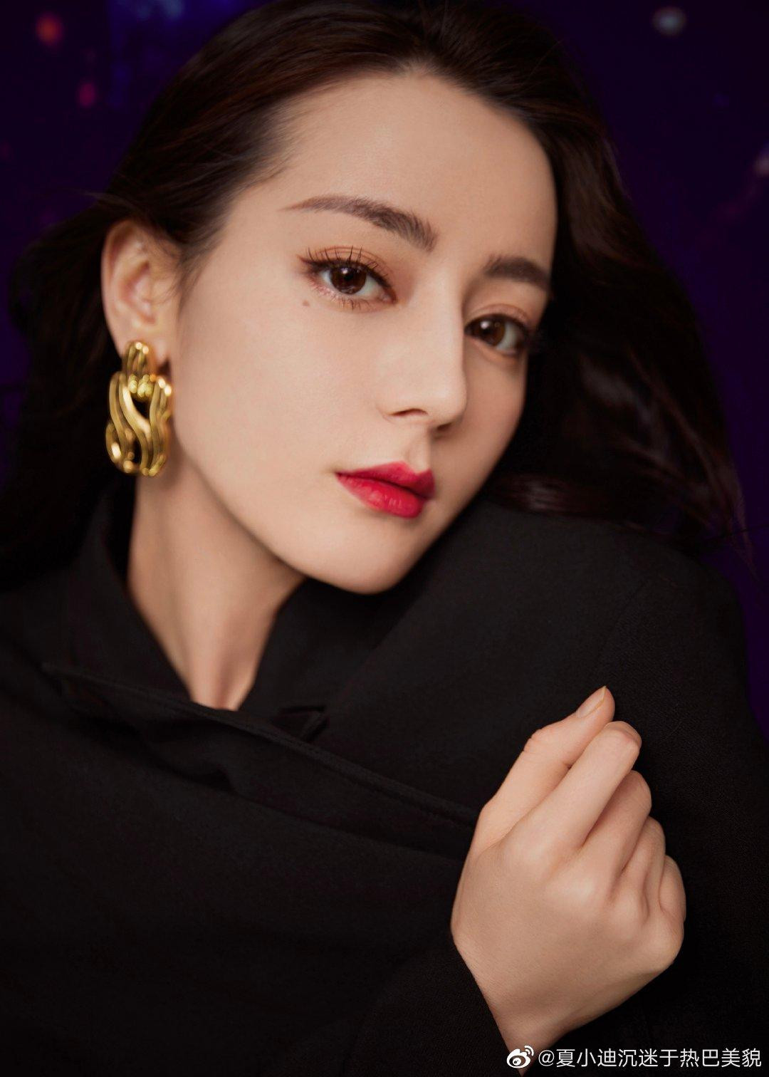 Năm 2021 sẽ là một năm rực rỡ của Địch Lệ Nhiệt Ba?