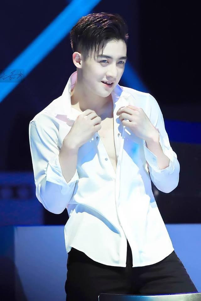 Hành động đó khiến netizen mất thiện cảm với anh. Hành động đó khiến netizen mất thiện cảm với anh.