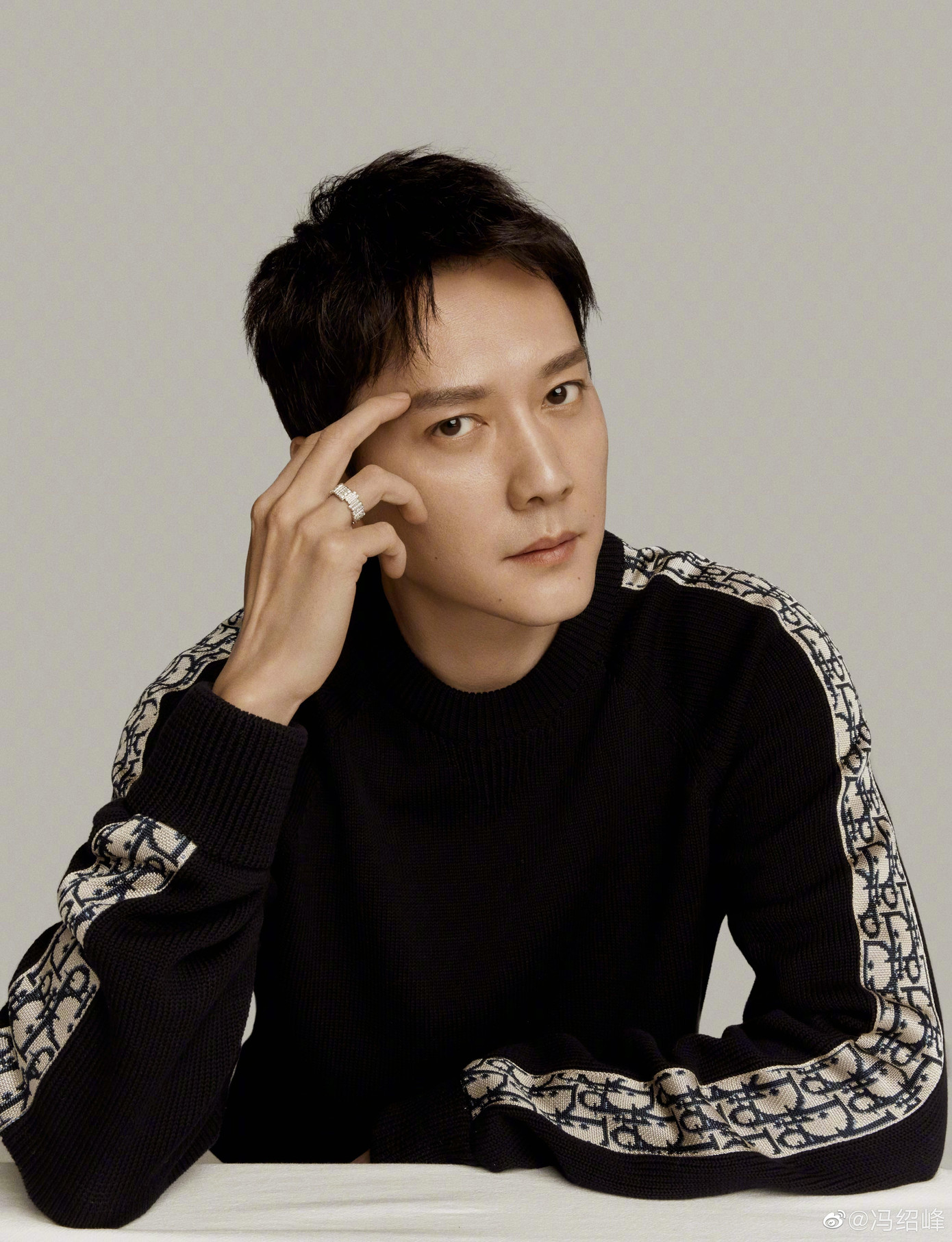 Netizen xứ Trung chẳng những không ủng hộ mà còn mỉa mai nam diễn viên họ Phùng.