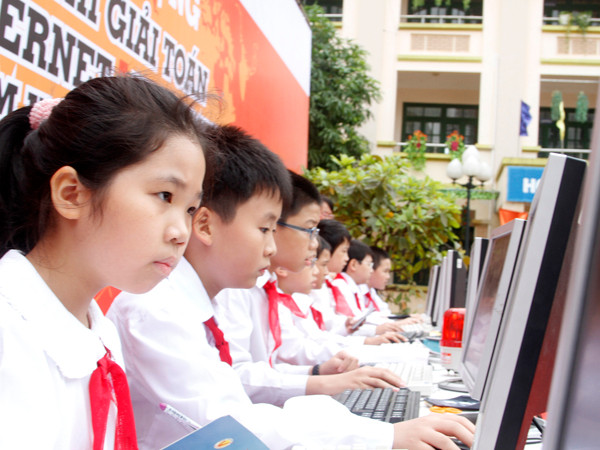 Ngay tại lễ phát động, các em học sinh trường Tiểu học Nguyễn Siêu (Hà Nội) đã thử sức ở dạng thức thi mới 