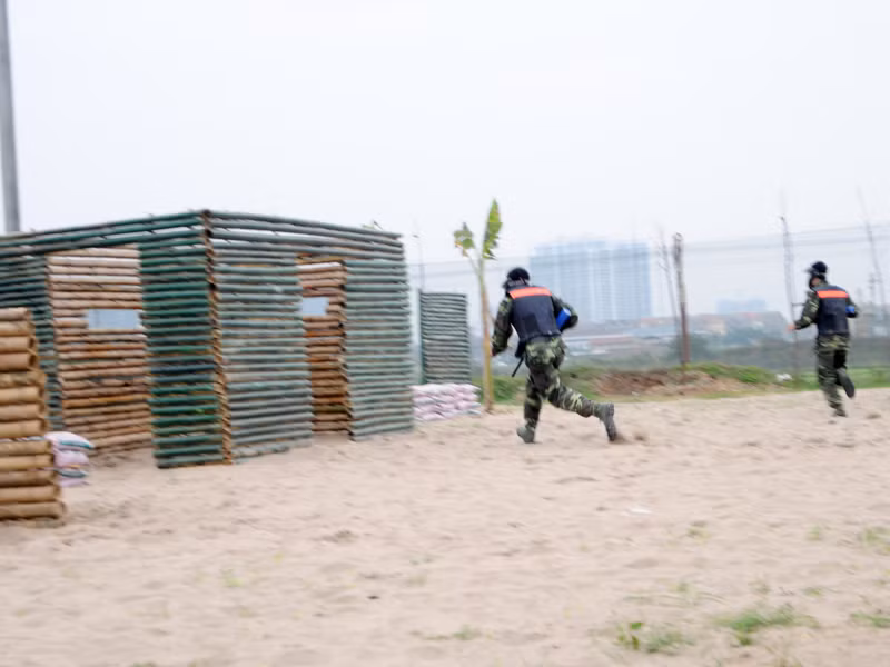 Nhanh chóng tận dụng các địa hình, địa thế