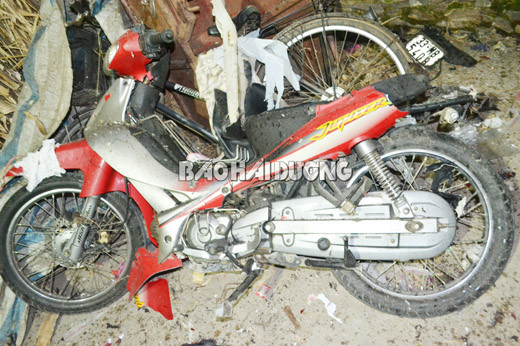 Chiếc xe máy của chị Thúy bị nổ. Ảnh: Đoàn Tuy/Báo Hải Dương