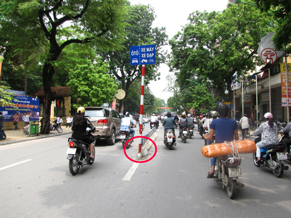 Ý thức chấp hành luật giao thông của người dân vẫn còn kém, cần có biện pháp xử lý mạnh tay để họ triệt để tuân theo