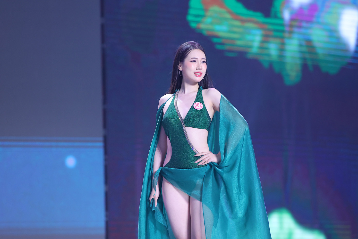 Phương Chi cho biết bố mẹ cô đều là giáo viên nên muốn cô tập trung vào việc học. Tuy nhiên, bố mẹ nhìn thấy những năng khiếu khác của cô và ủng hộ nếu cô có cơ hội đi thi những cuộc thi ý nghĩa như Hoa hậu Việt Nam. Tham gia một cuộc thi sắc đẹp, cô tự tin vì khả năng học hỏi không ngừng nghỉ, không ngại học những cái khó để bản thân được phát triển toàn diện.