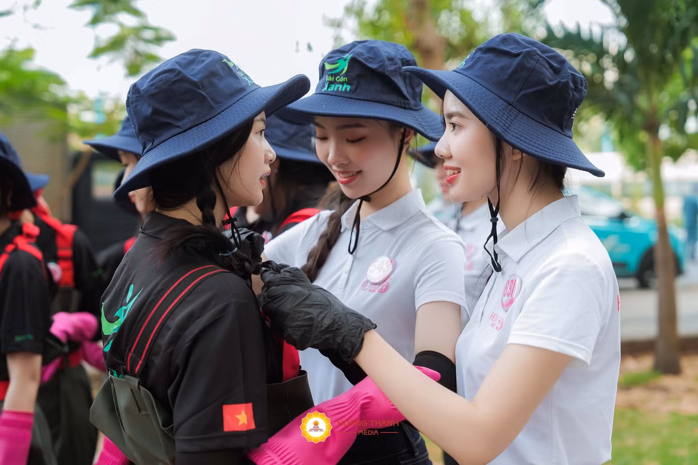 Tham gia cuộc thi Hoa hậu Việt Nam 2024, Phương Linh cùng các thí sinh có cơ hội làm việc nhóm, tham gia nhiều hoạt động ý nghĩa. Cô nhận thấy điều thay đổi lớn nhất khi bước vào nhà chung Hoa hậu Việt Nam đó là tự tin và giao tiếp với mọi người nhiều hơn. "Tôi là kiểu người chỉ tâm sự, bộc lộ bản thân với người thân thiết. Tham gia cuộc thi, tôi phải bộc lộ cảm xúc nhiều hơn với các thí sinh và trước ống kính để khán giả có thể hiểu hơn về câu chuyện của mình", cô nói.