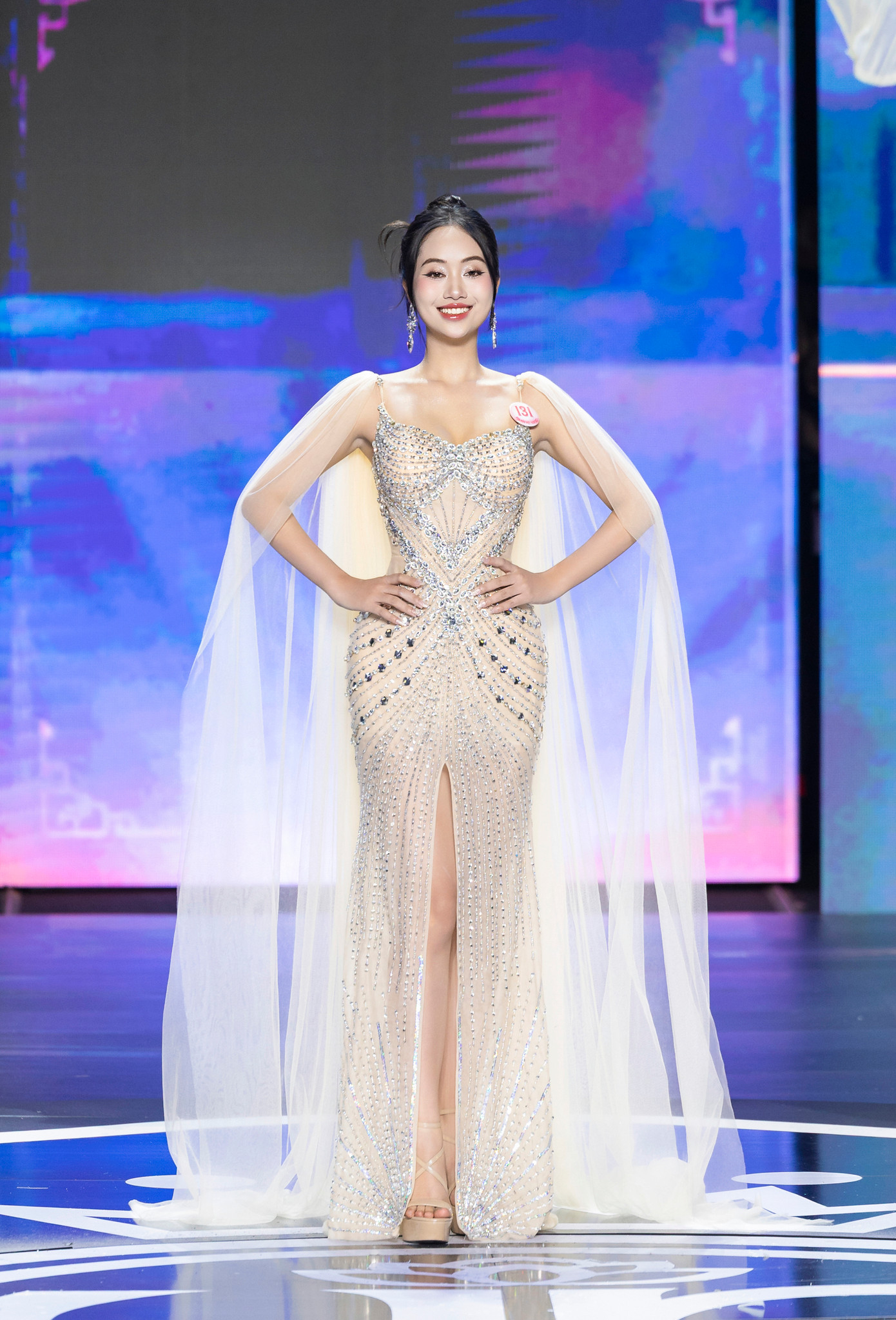 Thí sinh Nguyễn Mai Phương, SBD 131, sinh năm 2000, đến từ Yên Bái. Cô cao 1,68 m, nặng 50 kg, số đo ba vòng 77-59-88 cm. Mai Phương là Hoa khôi Đại học Dược Hà Nội. Năm 2024, cô tốt nghiệp bằng Dược sĩ và được Khen thưởng đạt thành tích xuất sắc trong 5 năm học tại Đại học Dược Hà Nội. Người đẹp mong muốn mang đến hình ảnh người con miền núi lạc quan, ham học hỏi, tràn đầy sức sống, ý chí vươn lên và lan tỏa được những giá trị tốt đẹp.