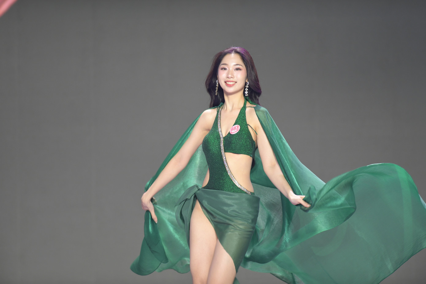 Cô có những màn bung tà ấn tượng khi trình diễn trong phần thi bikini. Với khả năng cảm nhạc, giải phóng hình thể tốt, Thùy Dương biết cách làm mình tỏa sáng trên sân khấu. Cô biết tương tác với ống kính máy quay, tạo dáng chuyên nghiệp.