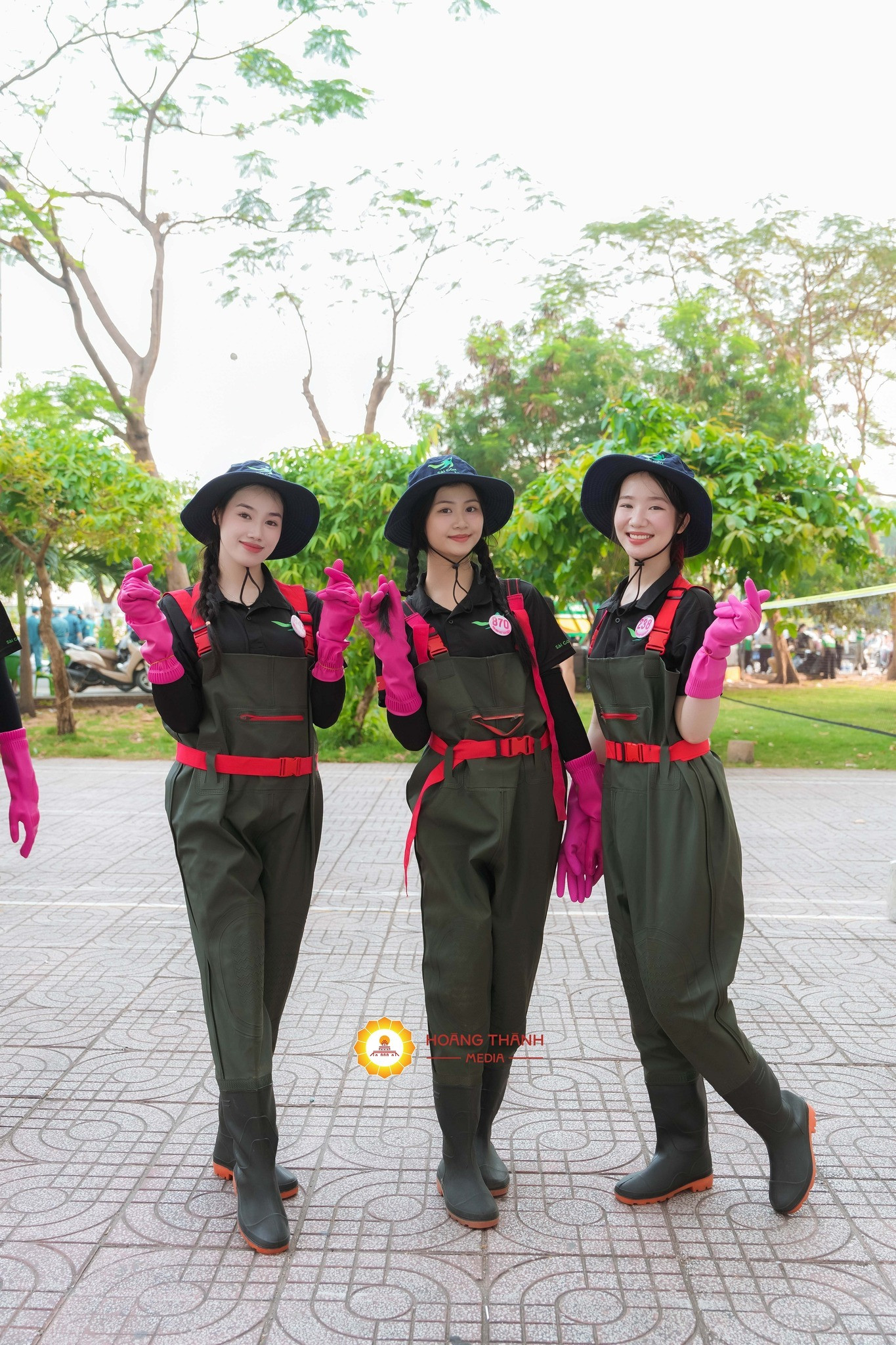 Tham gia cuộc thi Hoa hậu Việt Nam 2024, Phương Linh cùng các thí sinh có cơ hội làm việc nhóm, tham gia nhiều hoạt động ý nghĩa. Cô nhận thấy điều thay đổi lớn nhất khi bước vào nhà chung Hoa hậu Việt Nam đó là tự tin và giao tiếp với mọi người nhiều hơn. &quot;Tôi là kiểu người chỉ tâm sự, bộc lộ bản thân với người thân thiết. Tham gia cuộc thi, tôi phải bộc lộ cảm xúc nhiều hơn với các thí sinh và trước ống kính để khán giả có thể hiểu hơn về câu chuyện của mình&quot;, cô nói.