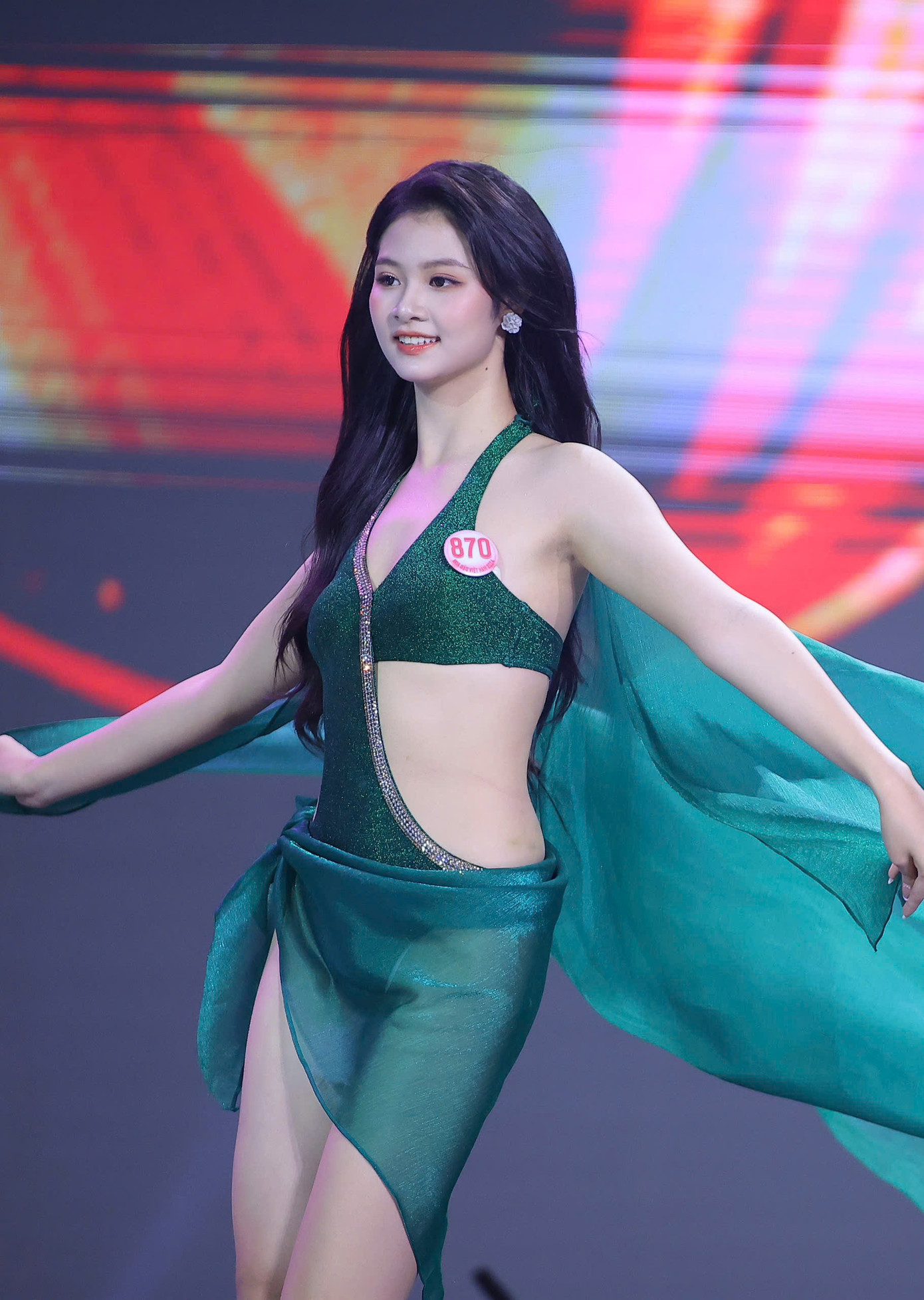 Cô có sự cải thiện rõ rệt về kỹ năng trình diễn ở phần thi bikini. Trên các diễn đàn sắc đẹp, Phương Linh nhận được nhiều bình luận về vẻ ngoài đáng yêu. Cô được đánh giá là nhân tố bí ẩn tại Hoa hậu Việt Nam 2024.