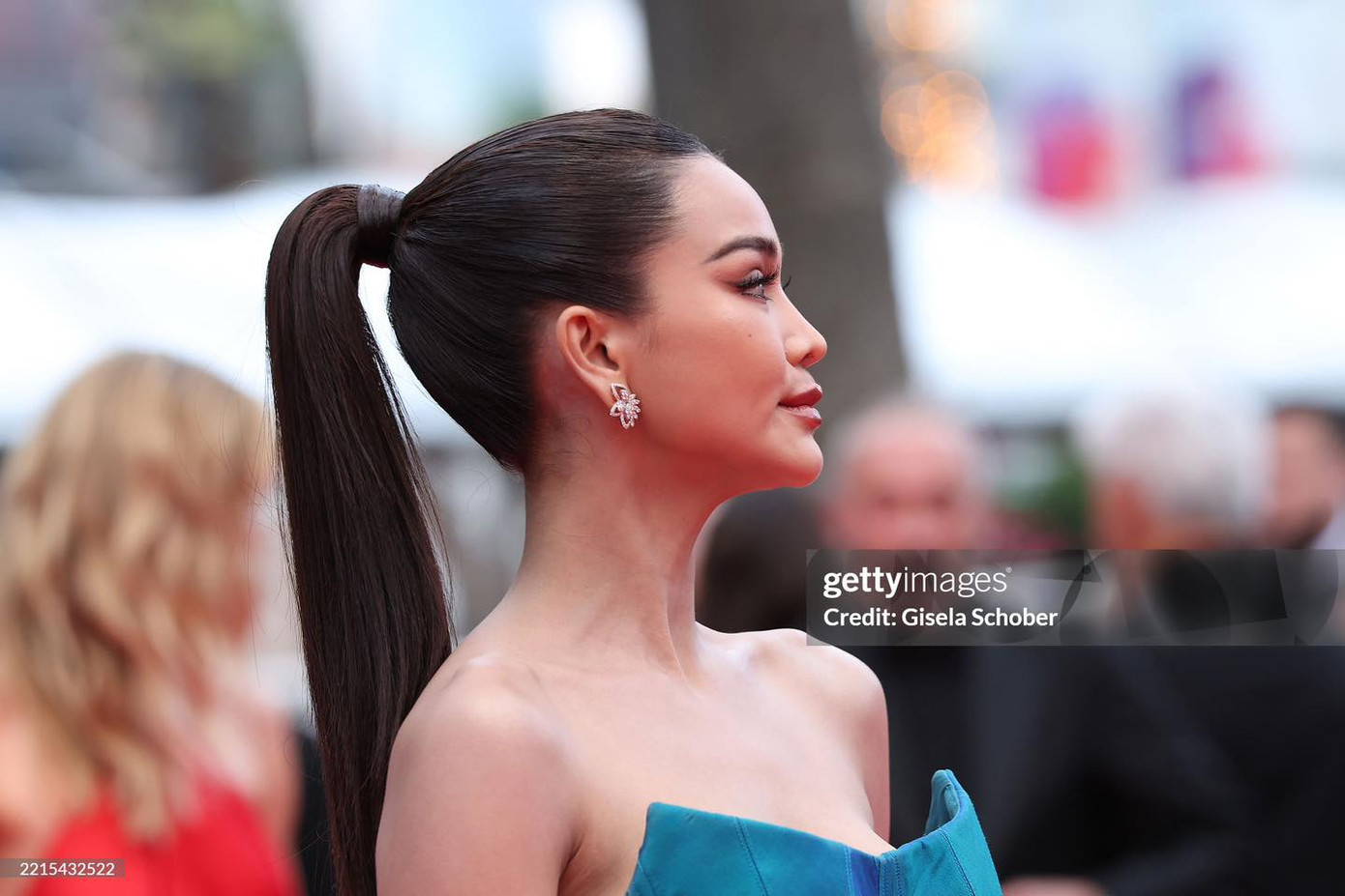 Engfa Waraha xuất hiện trên thảm đỏ công chiếu bộ phim Eddington hôm 16/5.