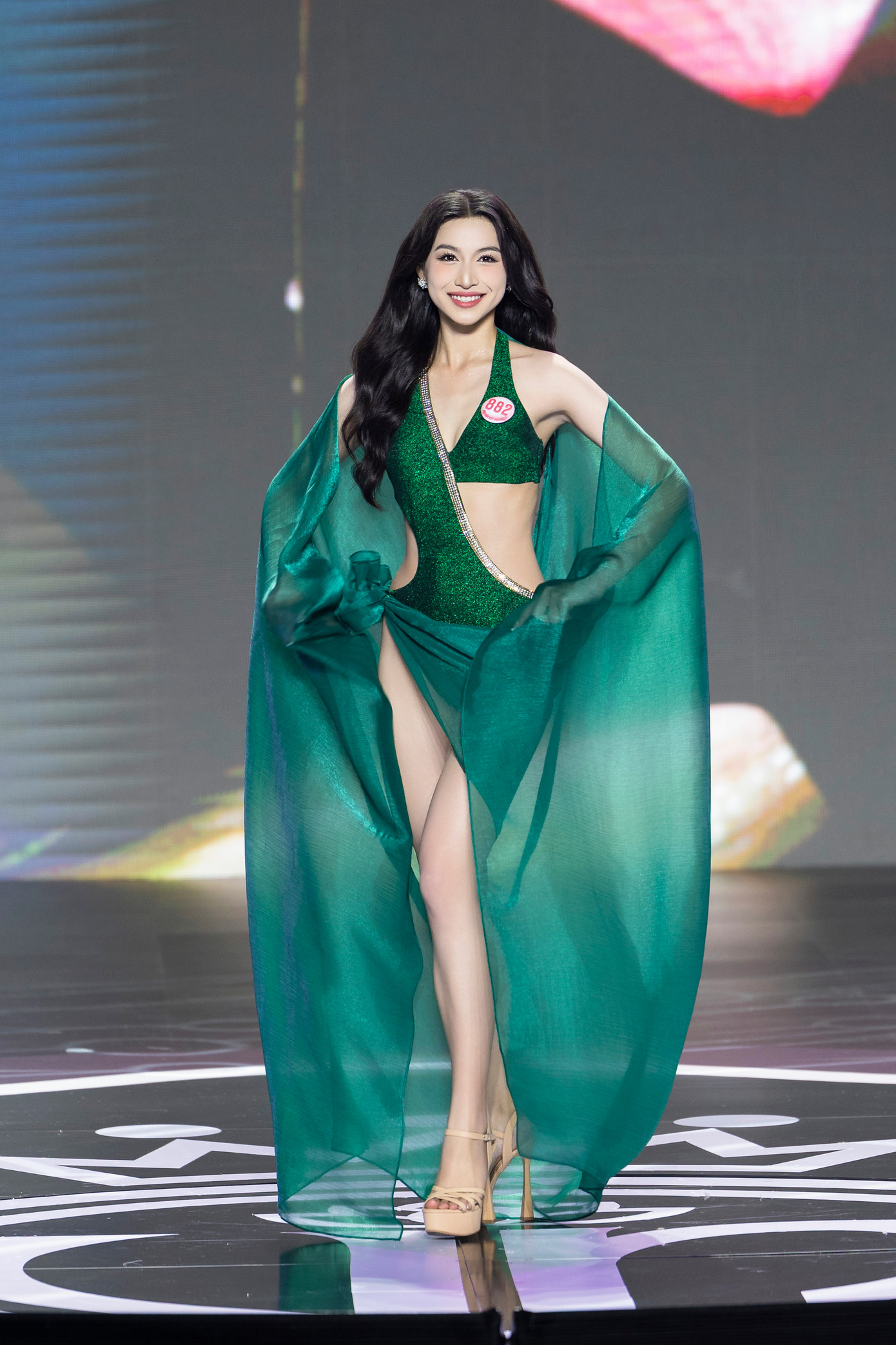 Thí sinh Phạm Thị Thanh Xuân, SBD 882, sinh năm 2005, đến từ TP Huế. Cô cao 1,72 m, nặng 55 kg, số đo ba vòng 75-62-91 cm. Thanh Xuân là sinh viên trường Đại học Kinh tế - Đại học Đà Nẵng. Thanh Xuân có niềm đam mê đặc biệt với những con số, sự chính xác và tư duy logic. Đó là lý do cô theo học chuyên ngành Kiểm toán. Tham gia cuộc thi Hoa hậu Việt Nam, cô muốn quảng bá những nét đẹp của Huế đến với mọi người.