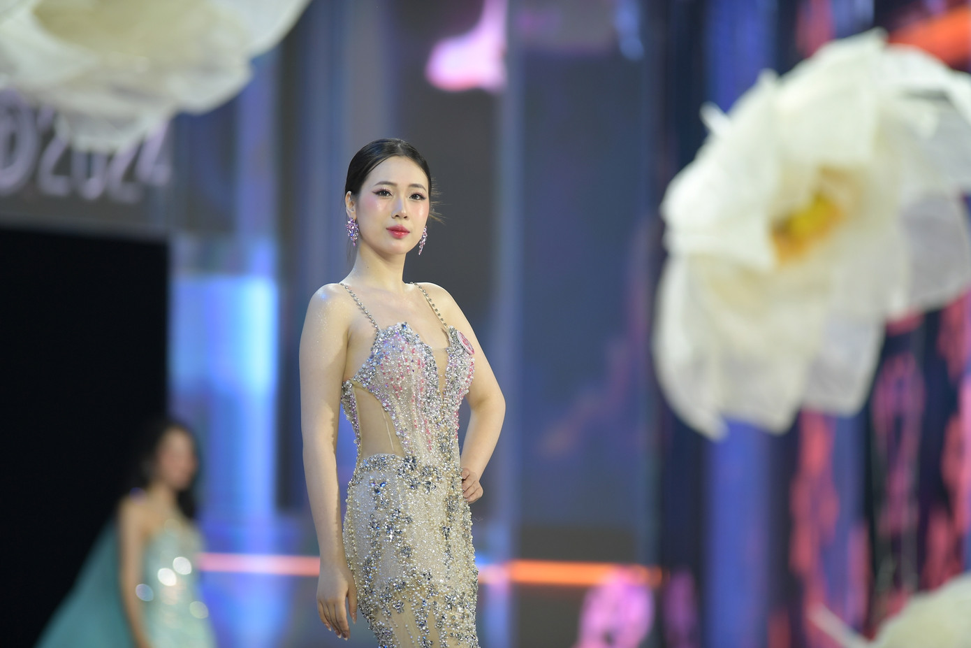 Phương Chi cho biết đã nghĩ đến trường hợp không được gọi tên và chuẩn bị kế hoạch riêng cho mình nếu không được đi tiếp nên kết quả có ra sao thì cô vẫn không bị hụt hẫng. “Sau khi được vào chung kết, bố mẹ và bạn bè tôi rất vui và liên tiếp gửi những tin nhắn chúc mừng”, cô nói.