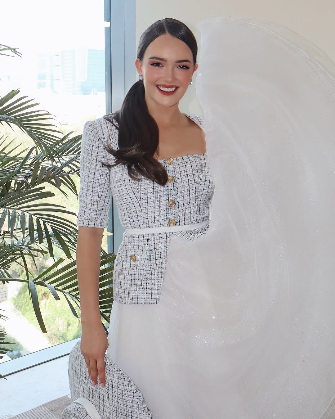 Zoalize Jansen Van Rensburg lọt vào bảng xếp hạng của nhiều chuyên trang như Missosology, Sash Factor. Các chuyên gia dự đoán cô nằm trong nhóm thí sinh sáng giá, có khả năng giành vương miện.