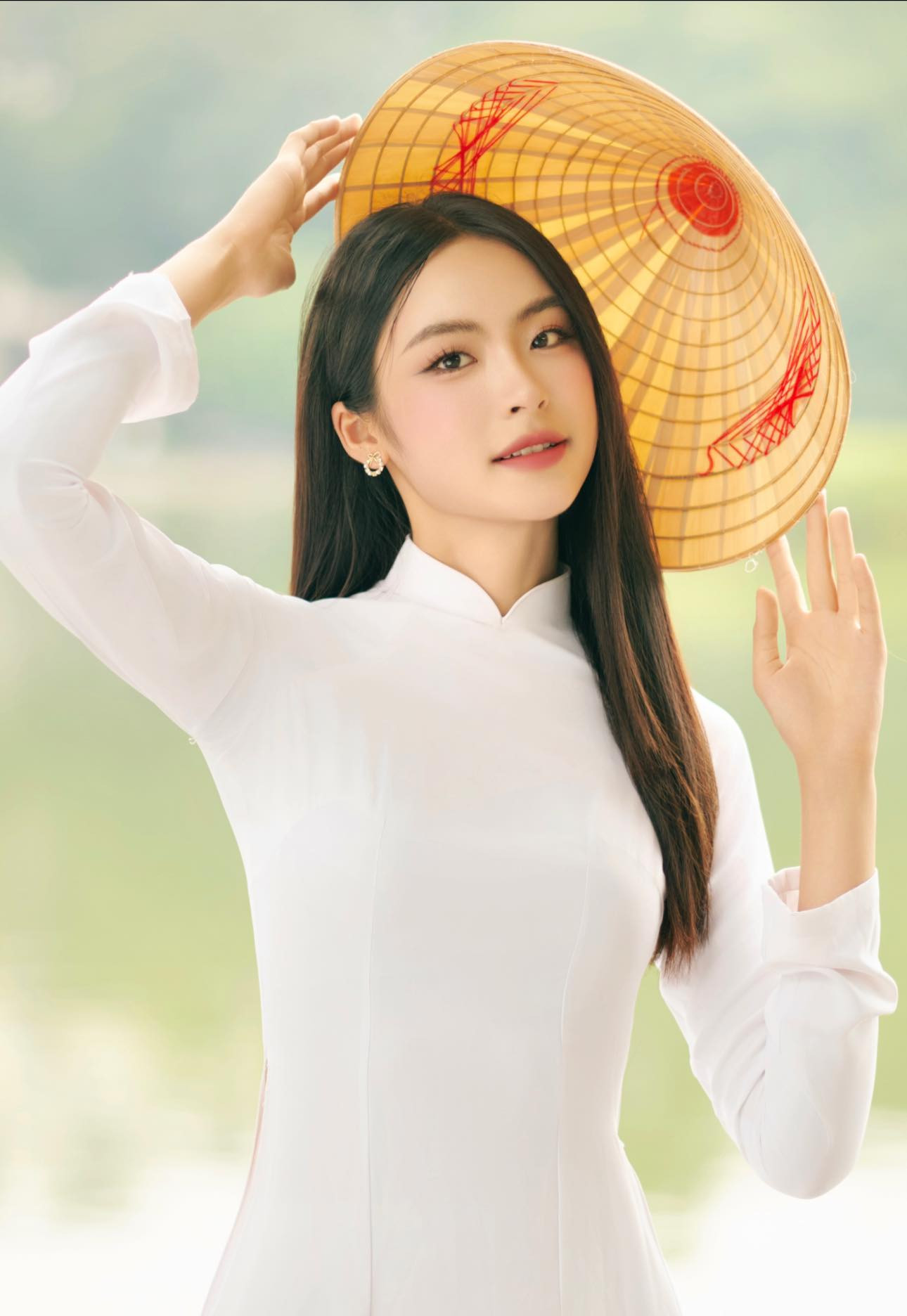 Đến với cuộc thi Hoa hậu Việt Nam, Vân Nhi mong muốn truyền tải những nét đẹp của người con Hải Phòng. Cô giới thiệu với các thí sinh món bánh mì que - đặc sản quê hương. Cô không quên mang theo mảnh lưới đánh cá để nói về nghề nghiệp của bố giúp gia đình có những bữa cơm và niềm vui lao động. Vân Nhi nói được gia đình động viên thể hiện hết mình ở cuộc thi, dù kết quả ra sao.