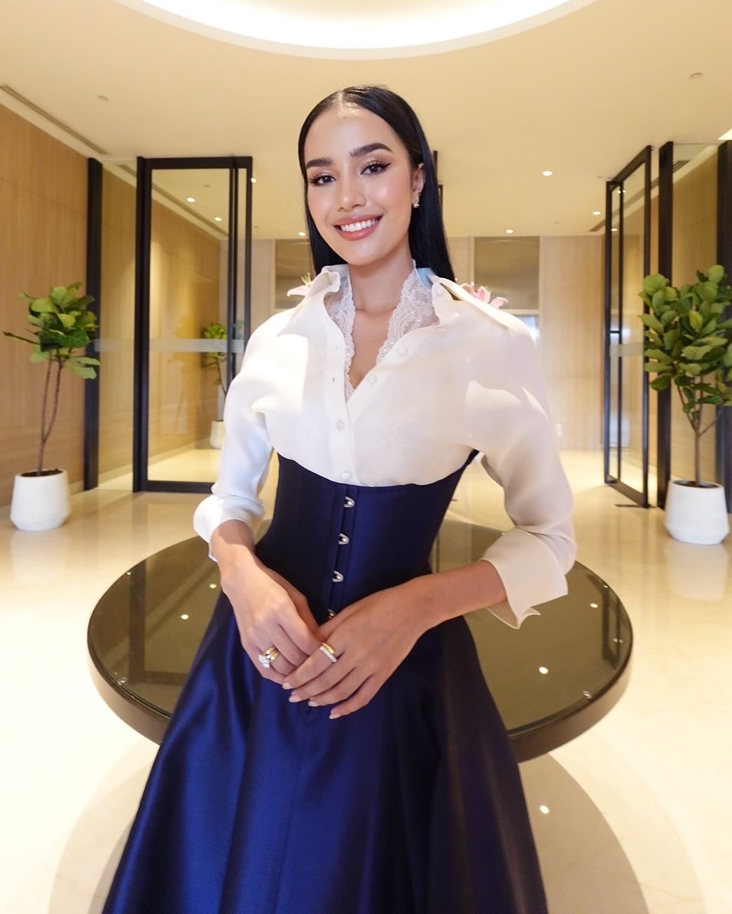 Loạt trang phục thanh lịch của Opal ở Hoa hậu Thế giới.