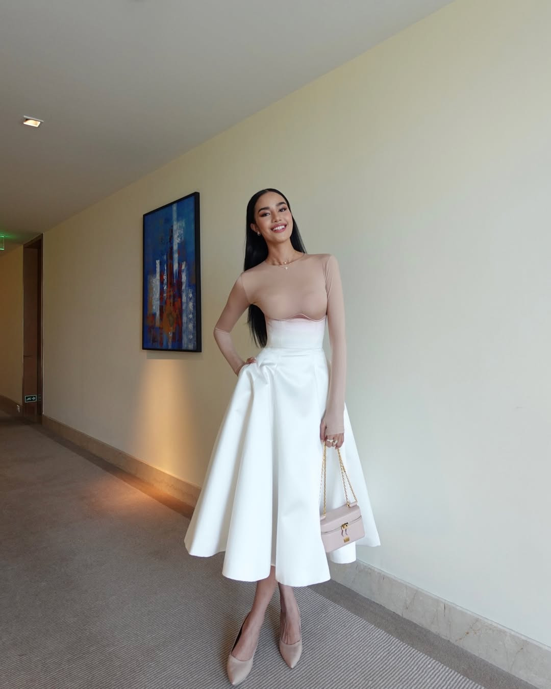 Opal với thiết kế xuyên thấu bị nhận xét thiếu tinh tế.