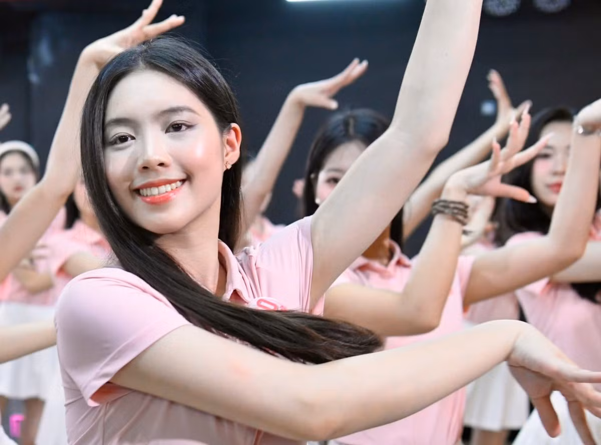 Châu Anh nói cô được bố mẹ và chị gái động viên, hỗ trợ nhiệt tình trong quá trình tham gia cuộc thi Hoa hậu Việt Nam 2024. Chị gái đã giúp Châu Anh chuẩn bị hành trang cần thiết cho cuộc thi, trong khi đó bố cô, với kinh nghiệm là một cán bộ chính trị trong quân đội, là người động viên và hướng dẫn Châu Anh cách thuyết trình, giúp cô tự tin hơn.
