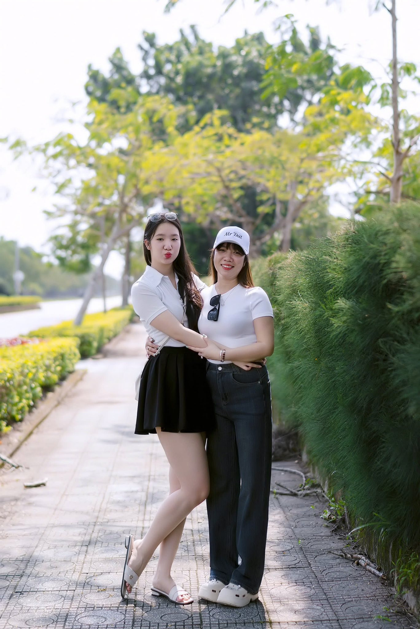 Hình ảnh các thí sinh Hoa hậu Việt Nam trong Ngày của mẹ.