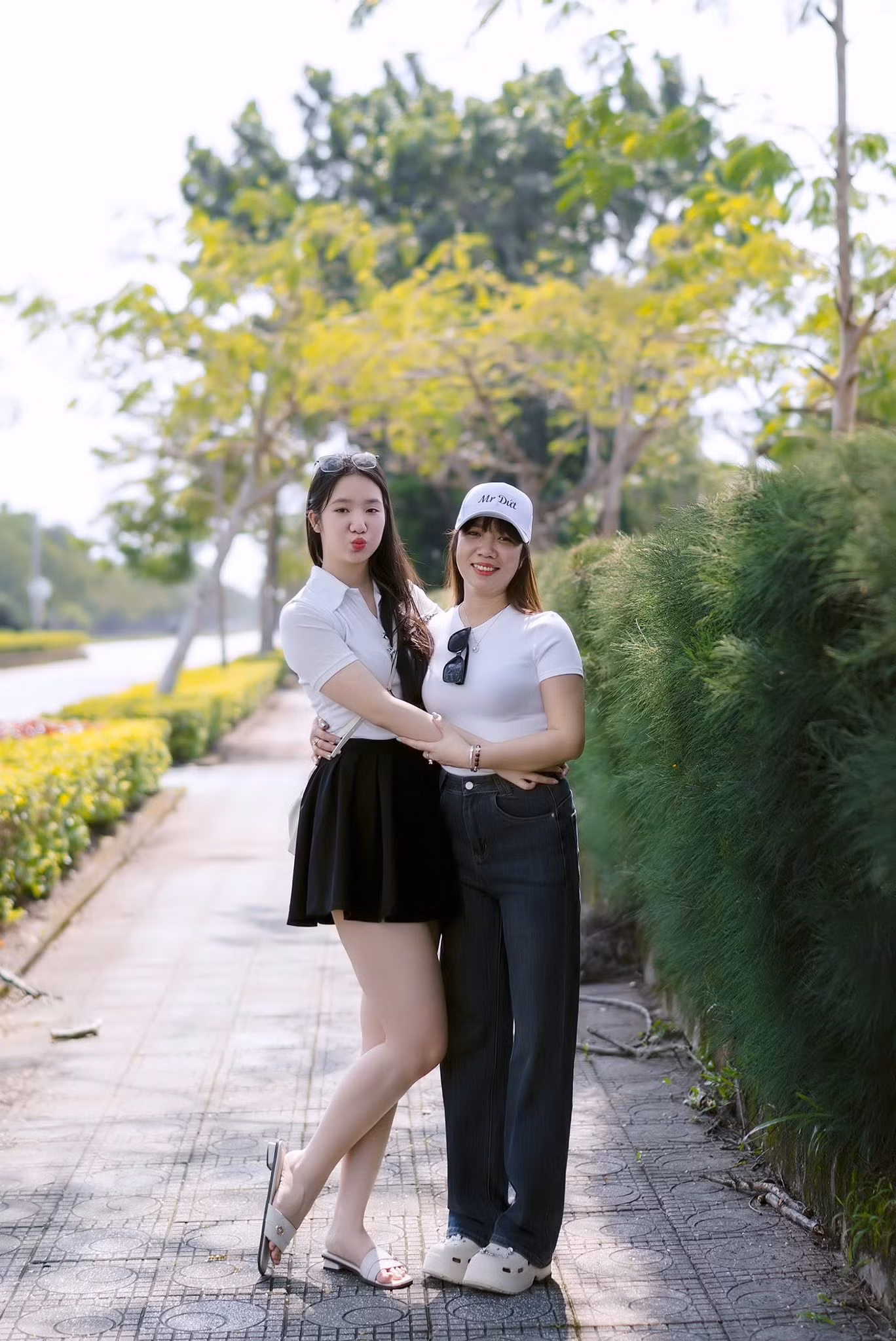 Hình ảnh các thí sinh Hoa hậu Việt Nam trong Ngày của mẹ.