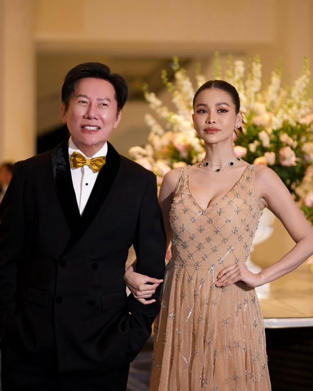 Đây là lần đầu ông Nawat và Engfa Waraha xuất hiện tại Cannes với tư cách khách mời. Trong khi Engfa Waraha được nhớ mặt, gọi tên thì ông Nawat là cái tên xa lạ với giới truyền thông. Bức ảnh ông Nawat và Engfa được Getty Images chú thích là "Engfa Waraha và một vị khách".