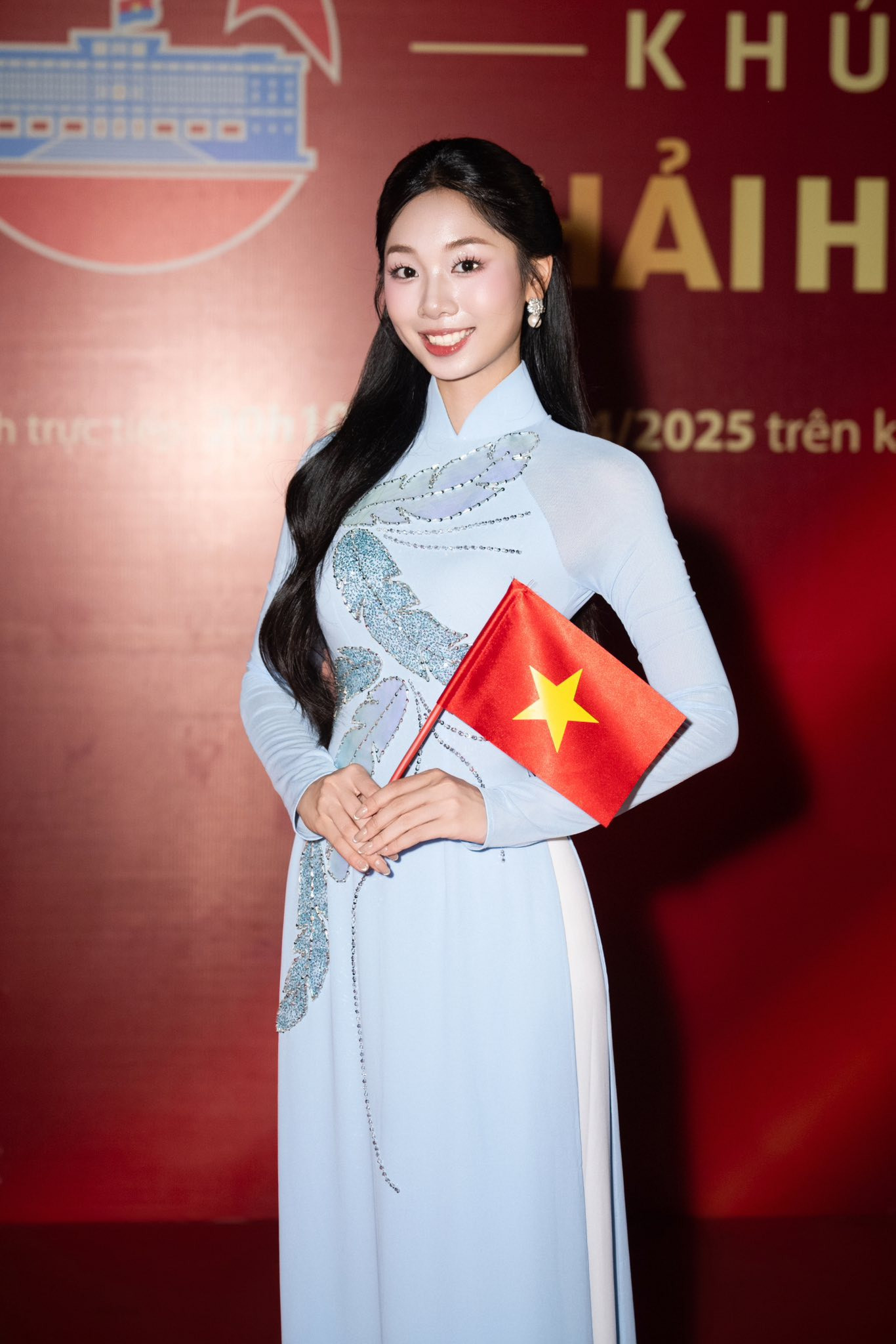 Tham gia cuộc thi Hoa hậu Việt Nam, Thùy Dương có cơ hội góp mặt trong những sự kiện ý nghĩa nhân dịp kỷ niệm 50 năm Ngày giải phóng miền Nam, thống nhất đất nước. "Với tất cả lòng tự hào dân tộc, tôi tin rằng sứ mệnh của người trẻ hôm nay là kế thừa, giữ gìn những giá trị truyền thống, nuôi dưỡng lòng tự hào dân tộc, và không ngừng lan tỏa tinh thần yêu nước", cô chia sẻ.