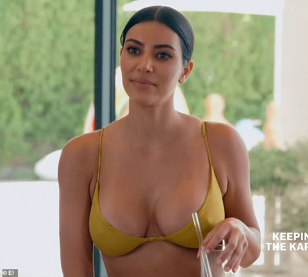 Kim Kardashian quá đỗi gợi cảm với bikini bé xíu ảnh 3