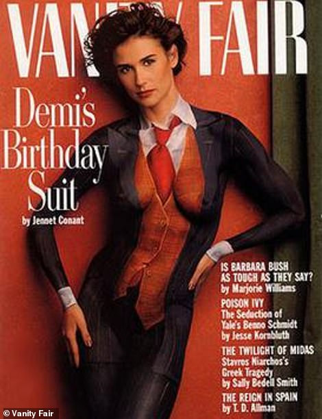 Minh tinh Demi Moore khoả thân quyến rũ trên tạp chí ở tuổi 57 ảnh 3