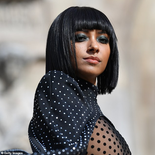 Giật mình với áo màu nude như không mặc của mỹ nhân Hollywood ảnh 6