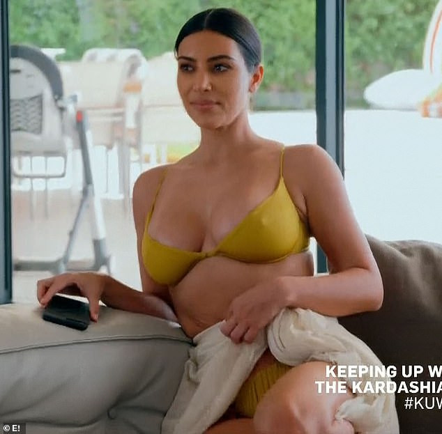 Kim Kardashian quá đỗi gợi cảm với bikini bé xíu ảnh 2