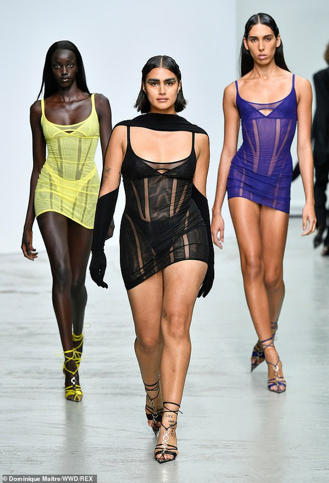 Bella Hadid kiêu sa, đẹp như tạc tượng hút mọi ánh nhìn trên đường băng ảnh 7