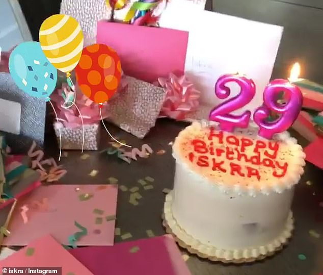 Vóc dáng tròn đầy quá gợi cảm của siêu mẫu ngoại cỡ Iskra Lawrence ảnh 4