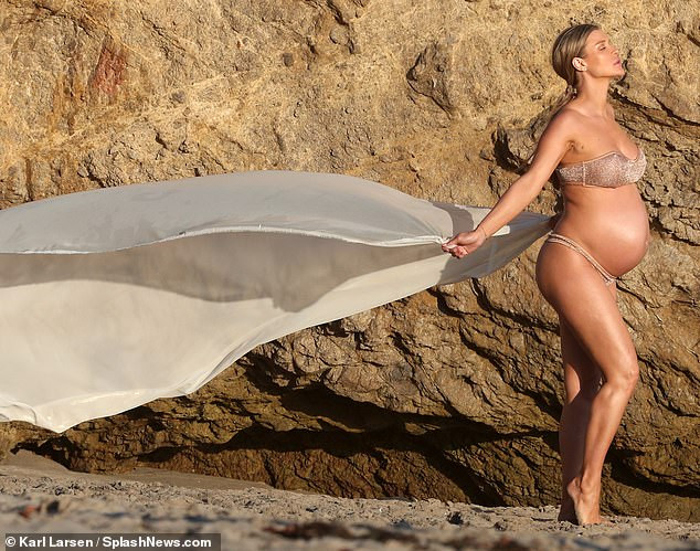 Người mẫu Playboy tung ảnh bầu 7 tháng đẹp như tạc tượng ảnh 6