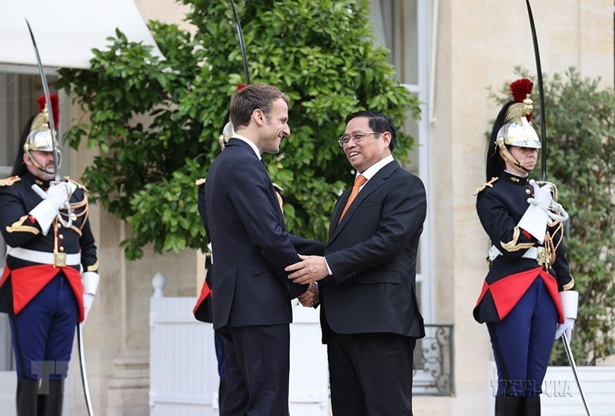 Tổng thống Emmanuel Macron đón Thủ tướng Phạm Minh Chính thăm chính thức Cộng hòa Pháp (Paris, 4/11/2021). (Ảnh: Dương Giang/TTXVN) Tổng thống Emmanuel Macron đón Thủ tướng Phạm Minh Chính thăm chính thức Cộng hòa Pháp (Paris, 4/11/2021). (Ảnh: Dương Giang/TTXVN)