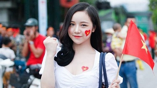 Dàn cổ động viên hot girl của Việt Nam trên báo Hàn 'gây chao đảo' ảnh 4